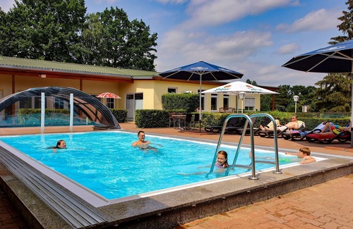 Plau am See Casa | Appartement mit Terrasse & Küche - Ferienanlage zum See Hotel