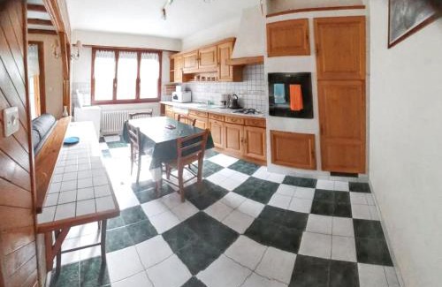 Cornimont Apartamento | Appartement moderne avec terrasse à Cornimont - 65 m² - BBQ.