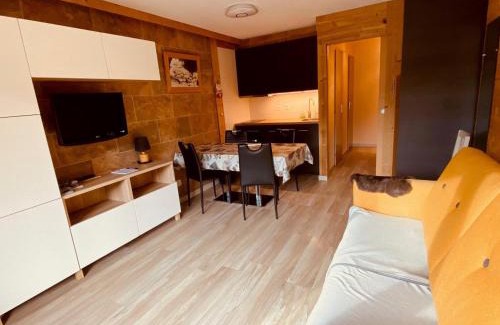 La Clusaz Apartamento | Appartement moderne centre village avec balcon et garage - FR-1-459-222