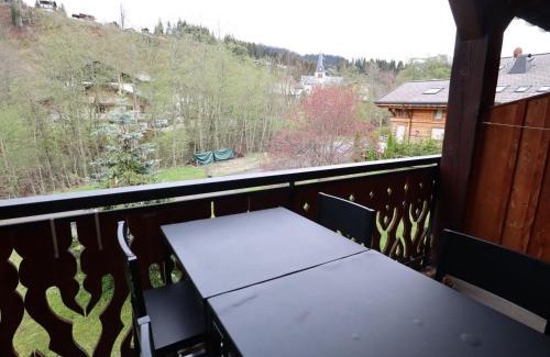Les Gets Apartamento | Appartement rénové aux Gets, proche centre et télécabines, 1 chambre + mezzanine, parking inclus - FR-1-623-54