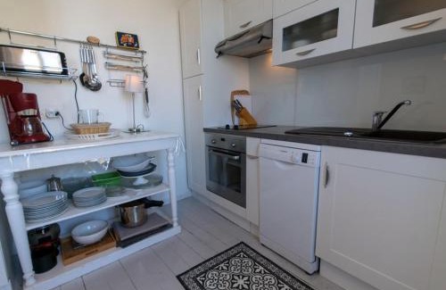 Le Palais Apartamento | Appartement rénové avec vue sur mer au Palais - FR-1-418-80