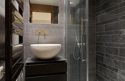 Val-d'Isere Apartamento | Appartement rénové lumineux, ski aux pieds, parking & wifi - Val-d'Isère - FR-1-518-97