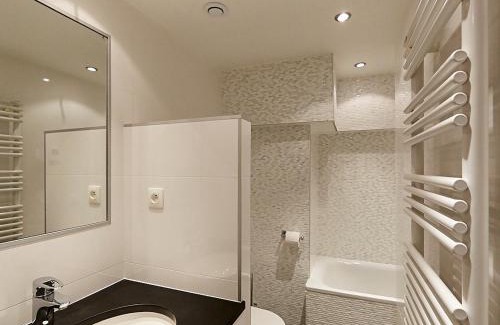 Val-d'Isere Apartamento | Appartement rénové lumineux, ski aux pieds, parking & wifi - Val-d'Isère - FR-1-518-97