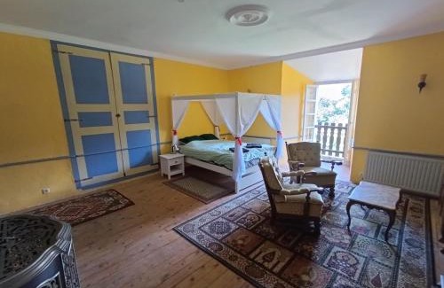 Montegut Cama Y Desayuno | Appartement Rustique dans le Château Montégut