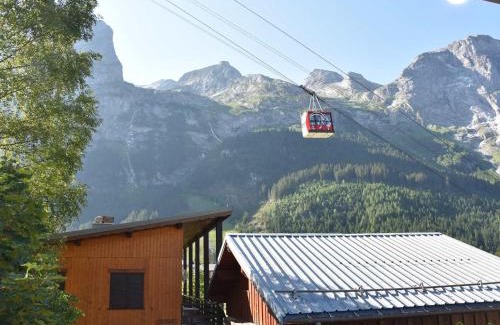 Pralognan-la-Vanoise Apartamento | Appartement spacieux 4 pièces, proche commerces et téléphérique, idéal familles, Pralognan-la-Vanoise - FR-1-464-156