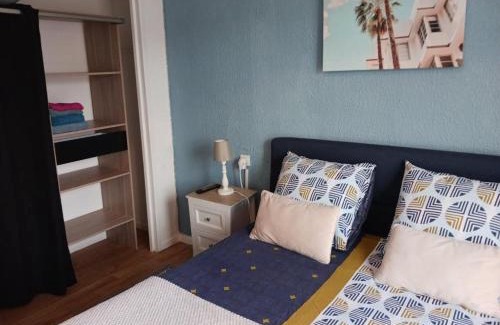 Bas-Vernet Apartamento | APPARTEMENT T2 ,1 chambre,Parking,balcon,vue montagne,près arrêt bus et centre ville