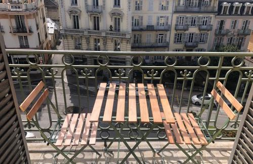 Aix-les-Bains City Center Apartamento | Appartement T2 52 m2 l'Ambassadeur centre-ville 1 chambre balcon