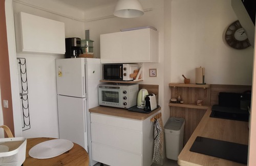 Golfe Juan Apartamento | Appartement T2 Classé 3 Central, à 5 mn du Port, des Plages. Chiens Acceptés