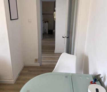 Lemasson Apartamento | Appartement T2 clim, wifi, parking centre ville à 10mn, plage 20mn