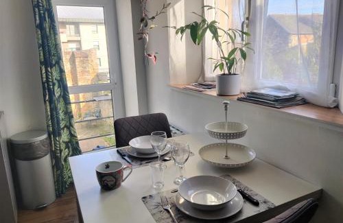 Vitre Apartamento | Appartement T2 "JUNGLE" Centre Ville de VITRÉ au calme coté cour