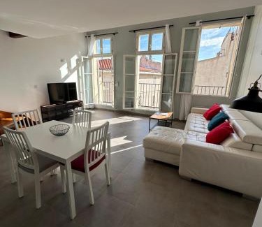 Quartier du Panier Apartamento | Appartement T3 Duplex sous les Toits de Marseille Panier Vieux Port