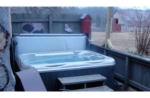 Eureka Springs Cabaña | Apple Blossom Cottage