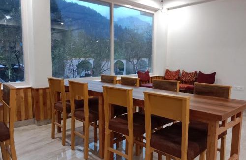 New Manali Hotel | Apple Flower Manali View Hotel - Garden, Bonfire & Balcony Rooms