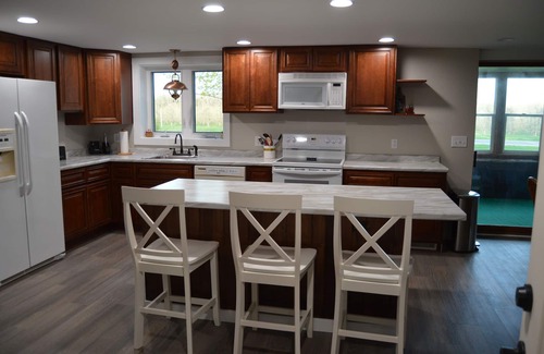 Sodus Casa | Apple View- Quiet, handicap accessible country home with a hot tub!