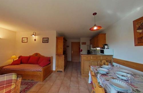 Le Grand-Bornand Apartamento | Appt 3 pièces, 6 couchages, proche commerces et pistes, parking inclus, animaux admis - FR-1-241-177