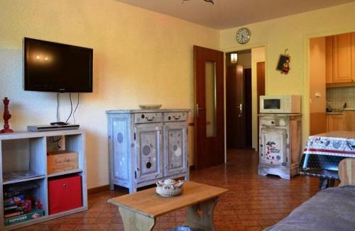 Le Grand-Bornand Apartamento | Appt avec cheminée, balcon sud et parking au Grand-Bornand - FR-1-241-213