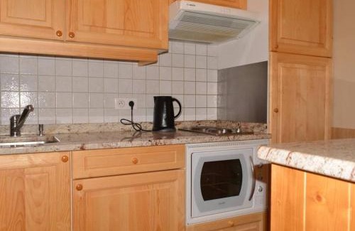 Le Grand-Bornand Apartamento | Appt avec cheminée, balcon sud et parking au Grand-Bornand - FR-1-241-213