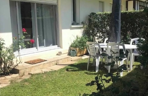 Blonville-sur-Mer Apartamento | Appt in residence with garden for 4 people /Nearby (200m) sea and town center