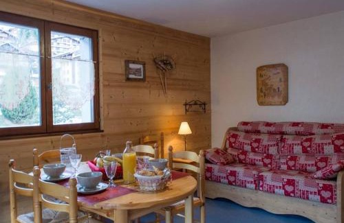 Le Grand-Bornand Apartamento | Appt rénové 3 pièces, 6 couchages, proche centre, ascenseur, lave-vaisselle, lave-linge - FR-1-241-35