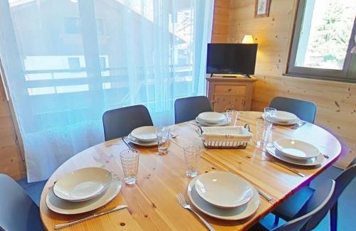 Le Grand-Bornand Apartamento | Appt rénové 3 pièces, 6 couchages, proche centre, ascenseur, lave-vaisselle, lave-linge - FR-1-241-35