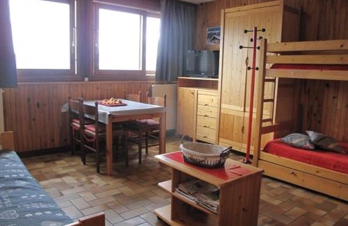 Plagne Centre Apartamento | Appt ski-in/ski-out avec lit gigogne et casier à skis - FR-1-351-57