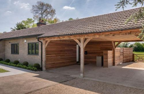 Welby Casa | April Cottage - Luxury Country Bolthole