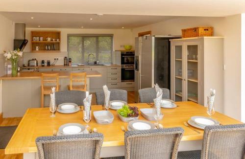 Welby Casa | April Cottage - Luxury Country Bolthole