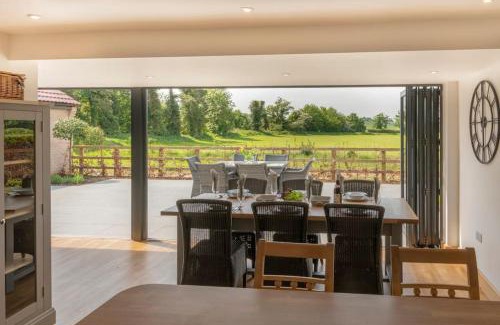 Welby Casa | April Cottage - Luxury Country Bolthole