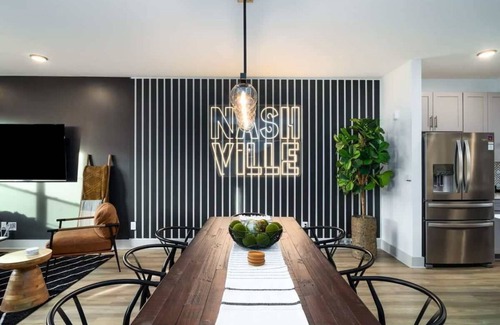 McFerrin Park Casa | April Discount! Spacious Stay 2.5 Mi to Broadway