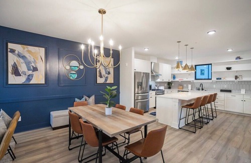 McFerrin Park Casa | April Sale! Spacious Retreat 2.5 Mi to Broadway