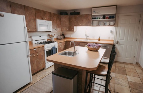 Heart of Missoula Apartamento | Apt. #2 · Goldsmith's River Front Inn- Rattlesnake Apartment