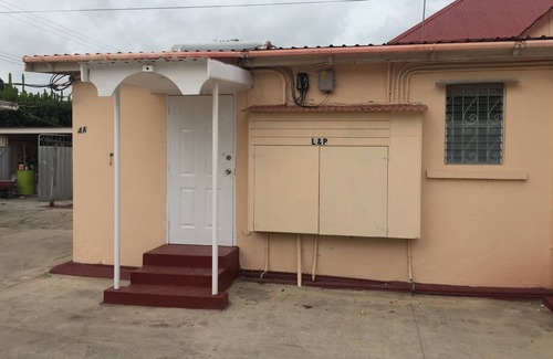 Rockley Apartamento | Apt 4a. Large cosy one bedroom apartment within walking distance to Accra beach.