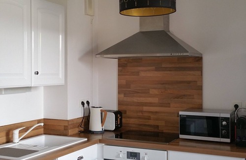 Pernes-les-Fontaines Apartamento | Apt 50m2 con balcón totalmente equipado cerca de Aviñón