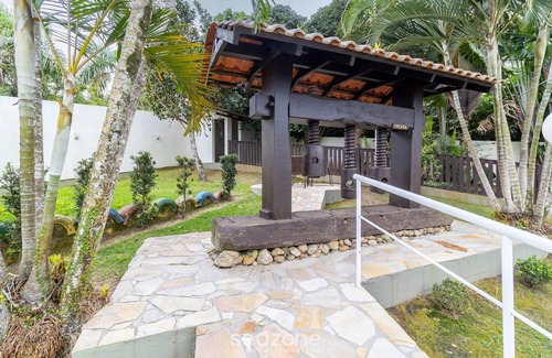 Quatro Ilhas Apartamento | Apt Sea View w/BBQ in Bombinhas Arn0104