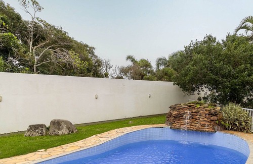 Quatro Ilhas Apartamento | Apt Sea View w/BBQ in Bombinhas Arn0104