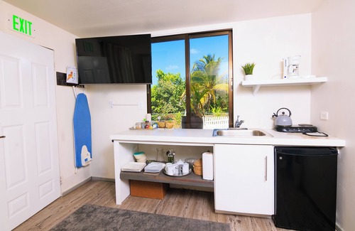 Vista del Mar Apartamento | Apt w/ complimentary ride to airport -Ladyville AH