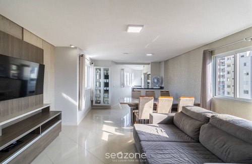Centro Apartamento | Apt w Parking Near Beach nd Restaurants BC Yvd1301