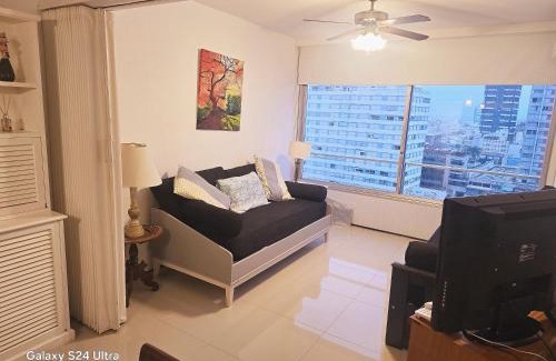 Punta del Este Apartamento | APTO 913 - Piso 9 SANTOS DUMONT Excepcional vista al mar y a la ciudad