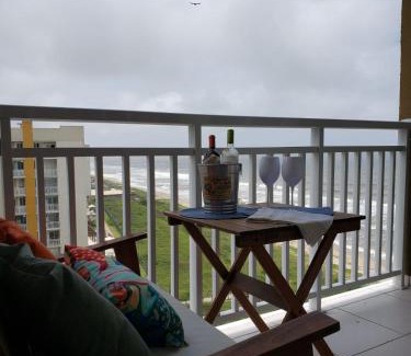 Barra Velha Apartamento | Apto beira-mar pé na areia