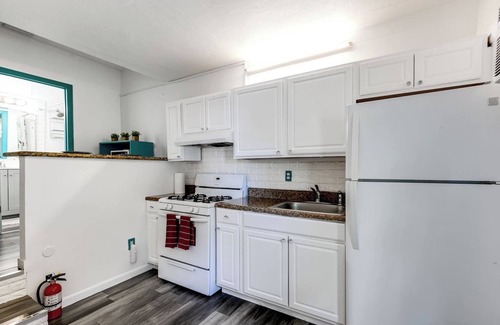 Royal Poinciana Cama Y Desayuno | Aqua Breeze Retreat with Free Parking