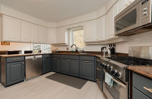 Bayfield Cabaña | Aqua Vista Cottage - 10-acre retreat with 1,000 feet of private beachfront