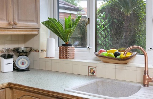 Smethwick Casa | Aquatics Centre | 3 Bedrooms | Parking