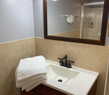 Village at Camelback Apartamento | Aquatopia Waterpark-Pool-Tennis-Paintball- ZipLine 127