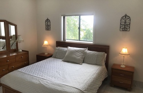 Parkesbourne Casa | *** Arabella Guest House ***