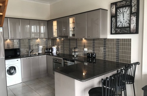 Parkesbourne Casa | *** Arabella Guest House ***