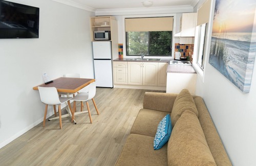 Batehaven Hotel | Araluen Motor Lodge