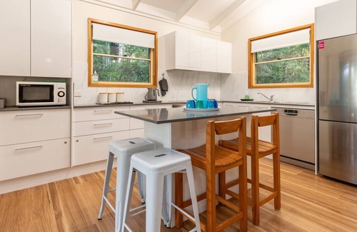 Smiths Lake Casa | Araluen - Pacific Palms Holidays
