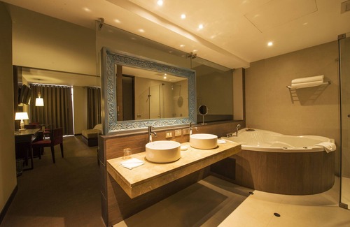 Petit Jean Ocharán Hotel | Arawi Miraflores Prime