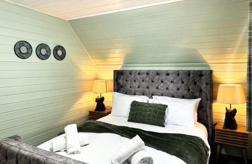 Almondbank Apartamento | Arawn 4 - Hot Tub - Dog friendly - Family