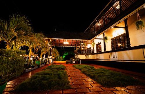 Vaikam Casa | Arayathu Heritage Villa Resort